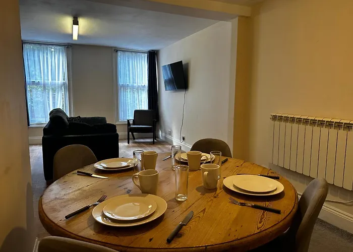 Entire Apartment Boutique King Size Bed Near Town Centre