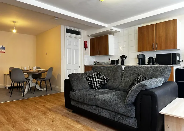 Entire Apartment Boutique King Size Bed Near Town Centre
